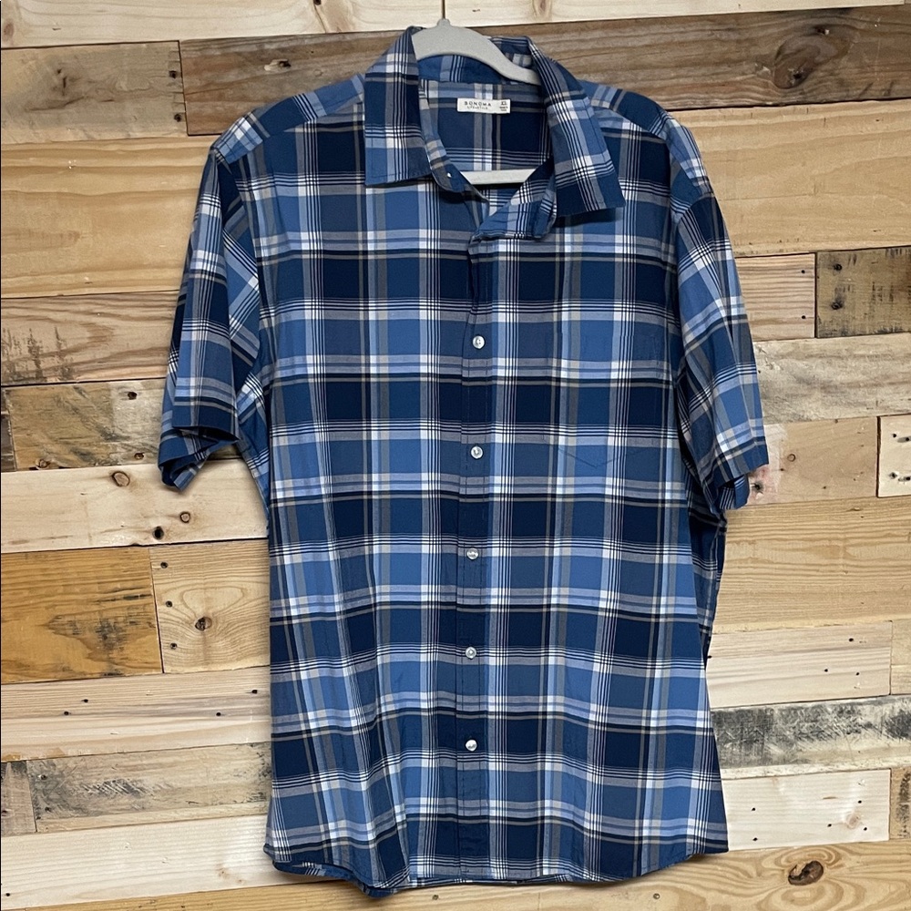 Sonoma size XL Navy and White Plaid Button Down Short Sleeve Shirt